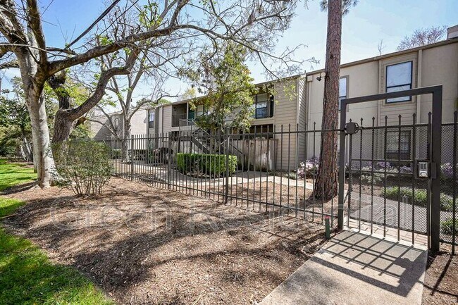 Foto del edificio - 1100 Augusta Dr