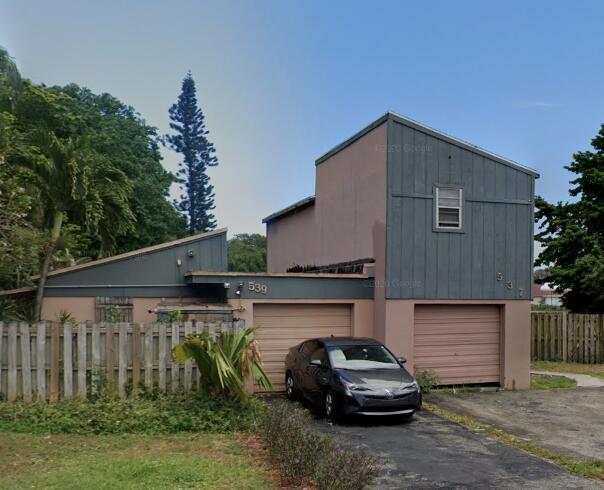Primary Photo - 537 NW 46th Ave