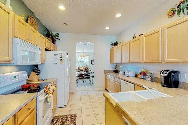 Building Photo - 136 Henley Cir