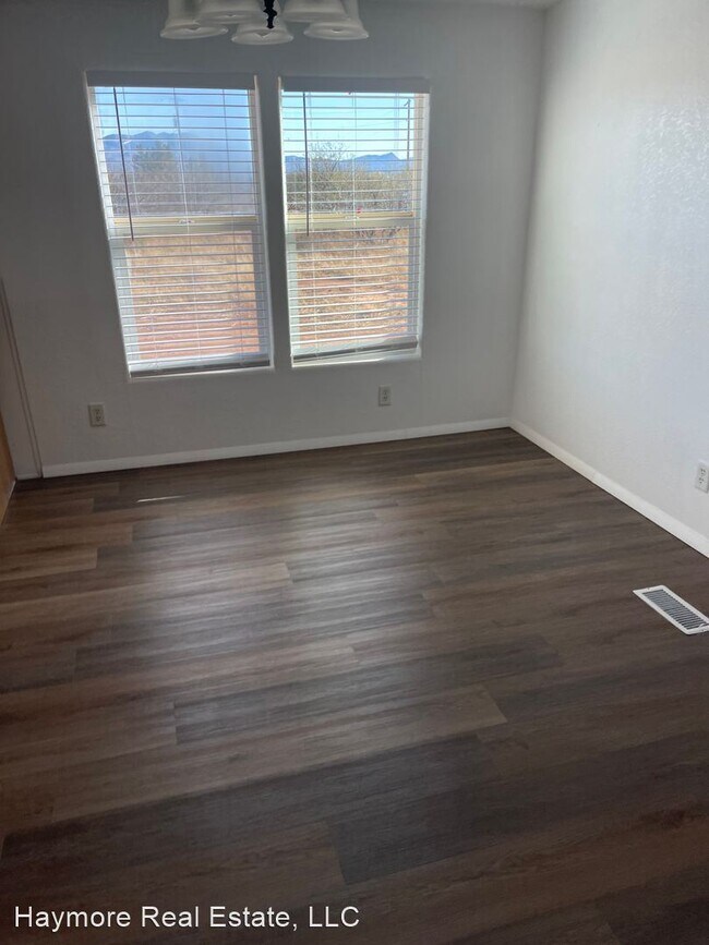 Foto del edificio - 4 br, 2 bath House - 8511 E Larson Rd