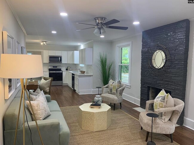 Building Photo - Beautifully Renovated 4BR/3BA Home in Fore...