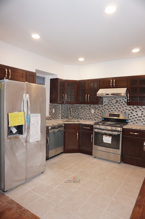 Primary Photo - 97 Gelston Ave