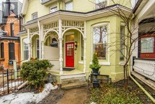 Building Photo - 92 Willcocks St