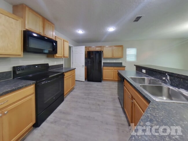 Building Photo - 12034 Alexandra Dr