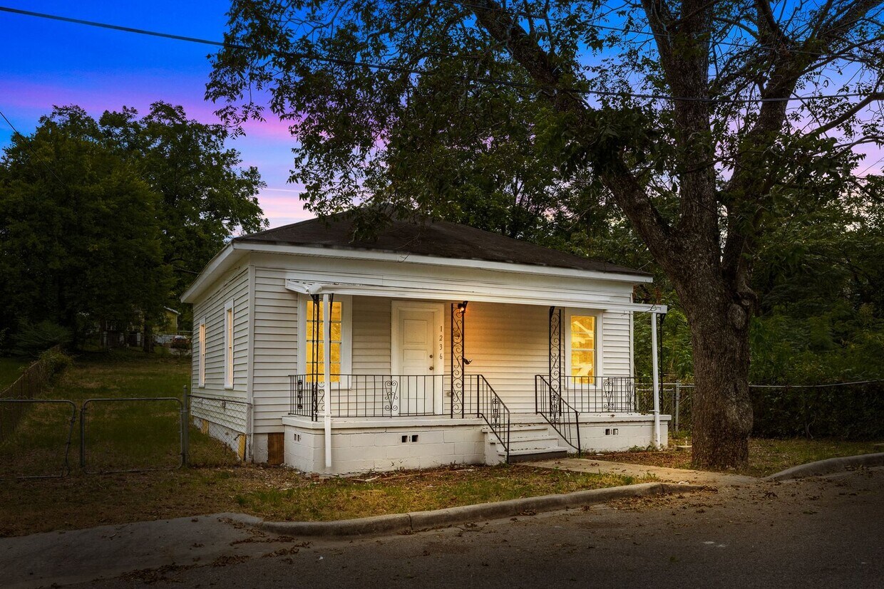 Foto principal - Charming 2 Bedroom, 2 Bathroom house