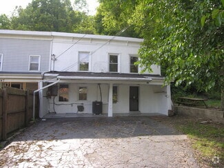 Building Photo - 649 Halsey Ave
