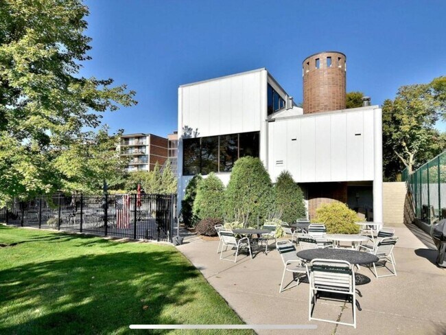 Foto del edificio - 4 Birch Tree Ct