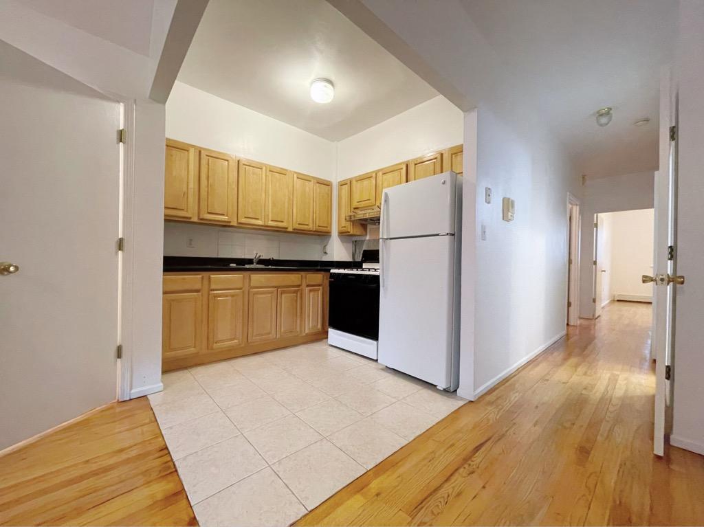 Foto principal - 8612 Bay 16th St