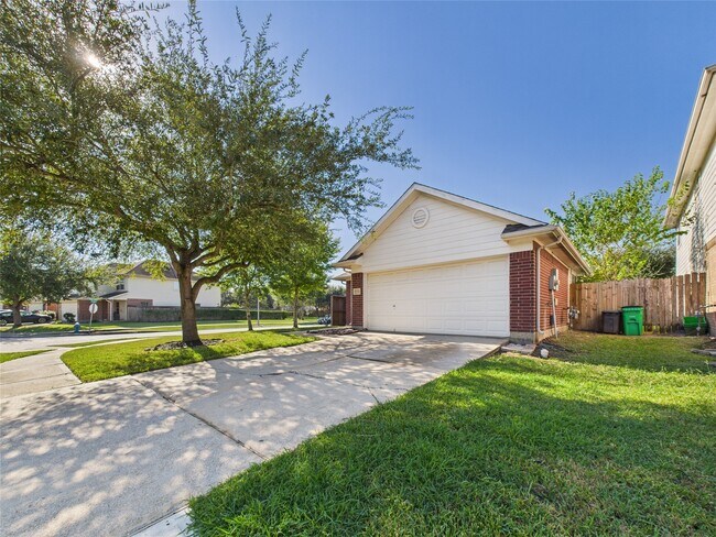 Foto del edificio - 3318 Field Manor Ln