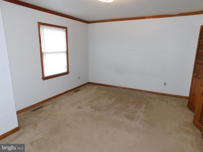 Building Photo - 5068 Tara Dr