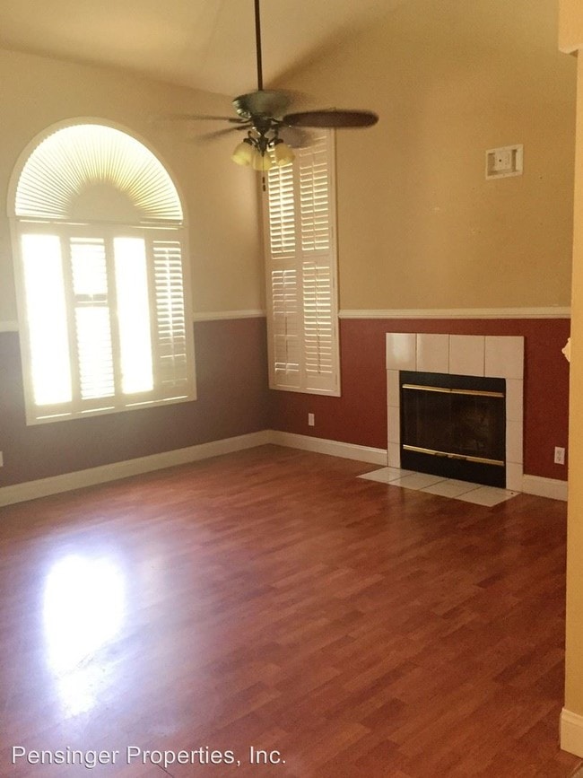 Building Photo - 6212 Green Garden Dr