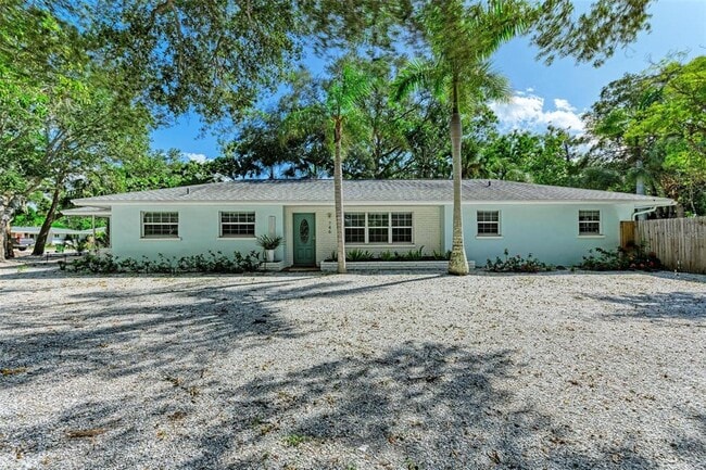 Building Photo - 746 47th St