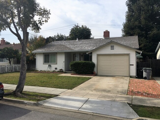 Building Photo - 839 S Knickerbocker Dr