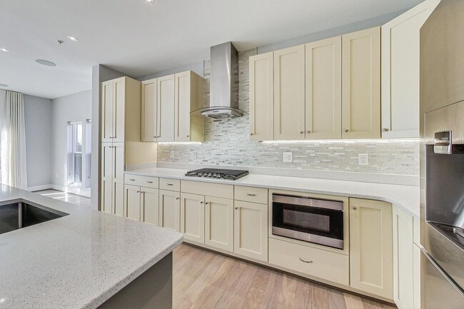 Photo - Luxury TH in King Farm 4 + 3.5Ba & Rooftop deck Townhome