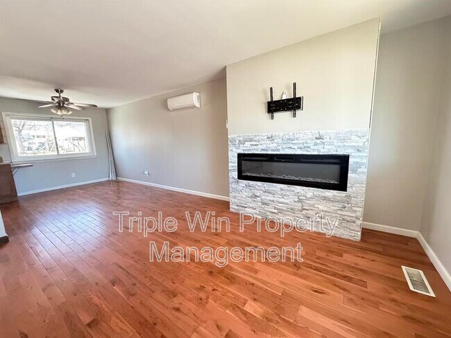 Foto del edificio - 5243 Ville Maria Ln