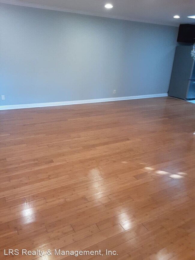 Building Photo - 2 br, 1 bath House - 3062-D Via Serena S