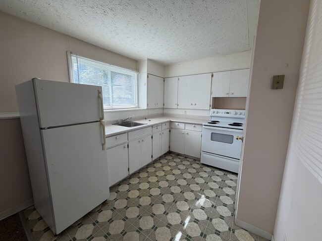 Building Photo - Apartment for Rent