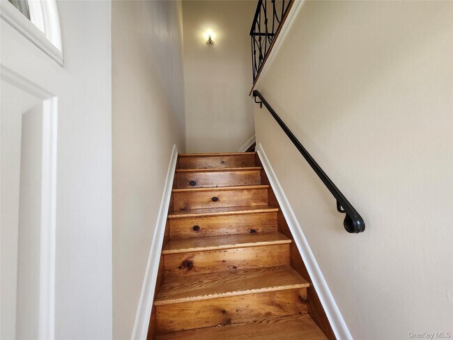 Foto del edificio - 33 Graywood Rd