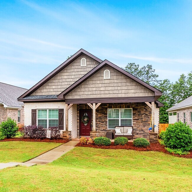 Foto del edificio - House on Runningvine Lane Available Soon!