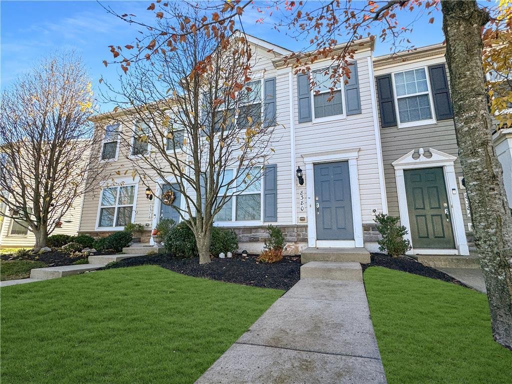 Foto principal - 8380 Saylor Ct