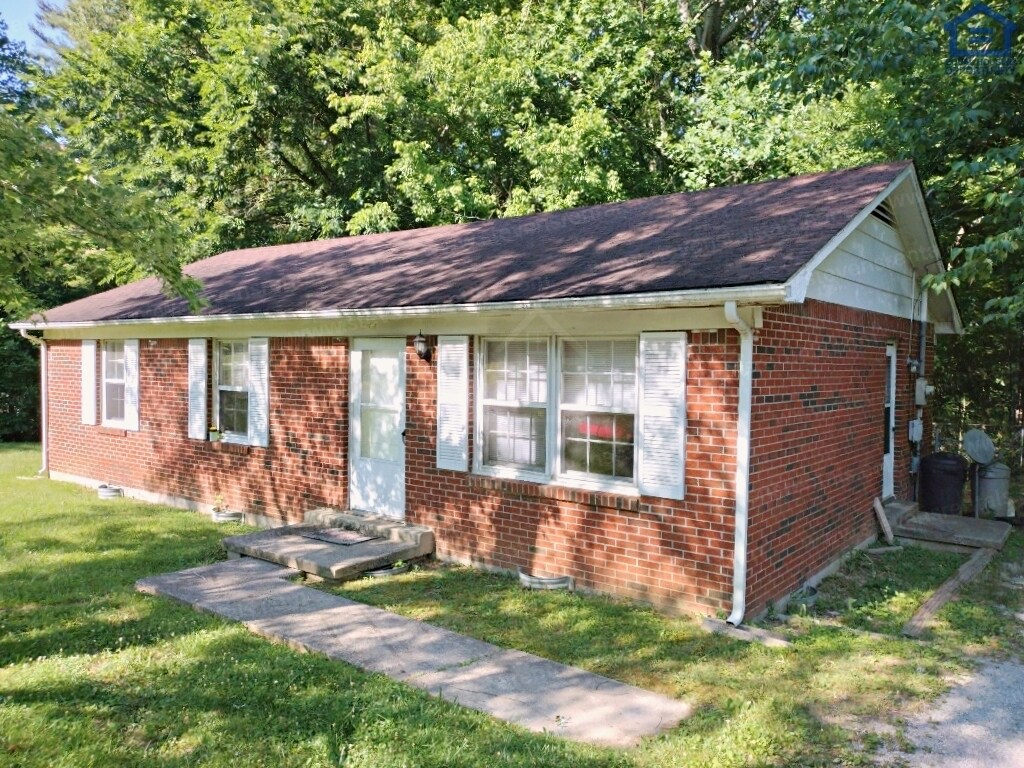 Primary Photo - Gateway to a New Life