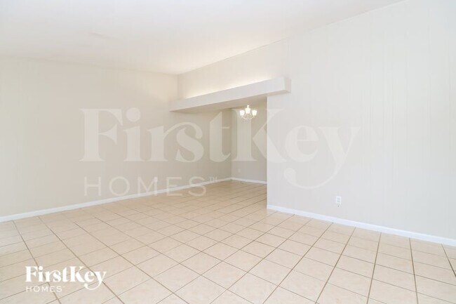 Foto del edificio - 445 Ridge Dr