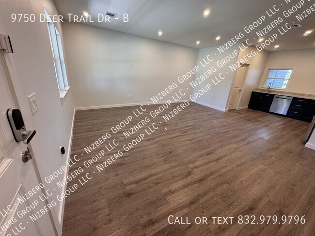 Building Photo - 9750 Deer Trail Dr