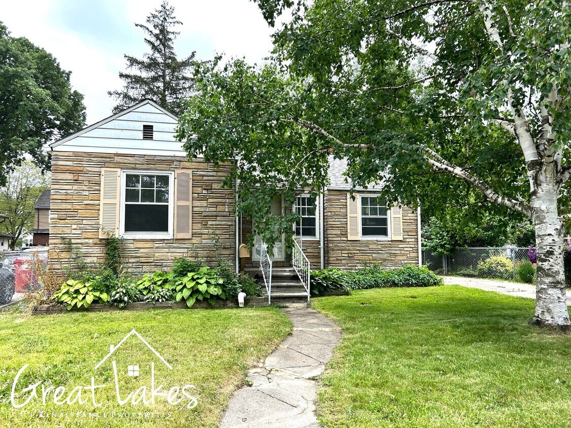 Foto principal - Beautiful 3 Bedroom 1 Bathroom now availab...