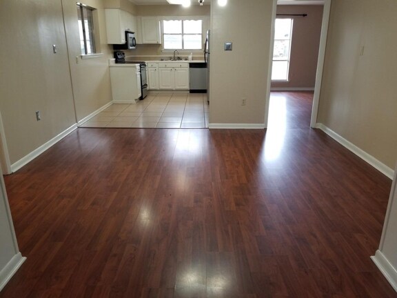 Foto del edificio - 3305 Fernway Dr