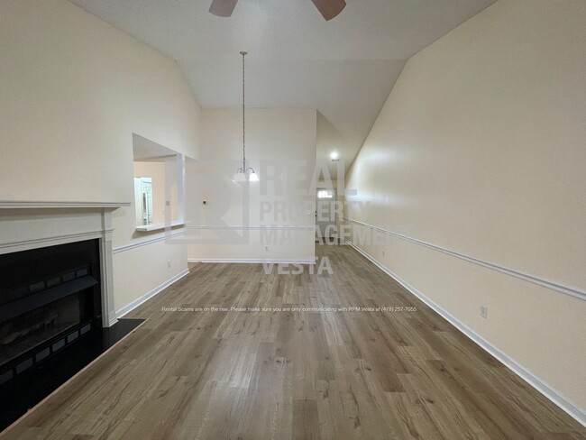 Foto del edificio - Recently Updated Two Bedroom Townhome in G...