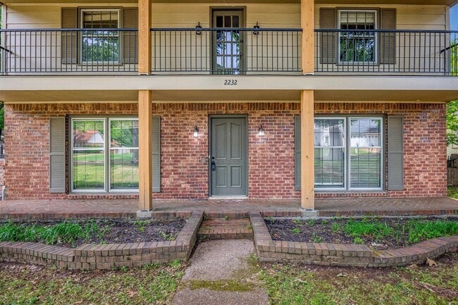 Building Photo - 2232 Burfordi Ln