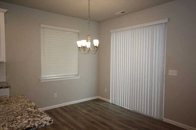 Foto del edificio - Beautiful Edgewood Home You Will Not Want To Miss!