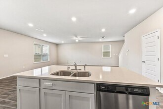 Building Photo - 2521 Ayers Dr