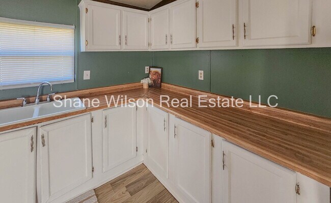 Foto del edificio - 3 BD 2 BA Single wide with large back yard!