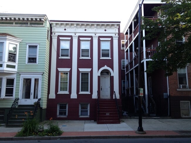 Building Photo - 386 Madison Ave