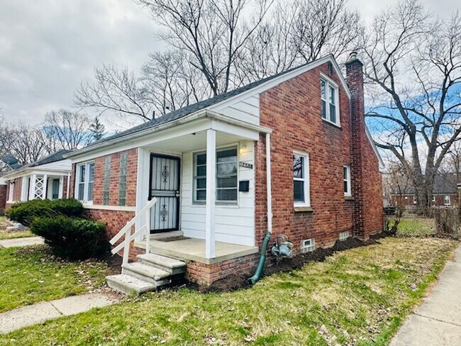 Building Photo - 3 Bedroom 1 Bath Welcome SECTION 8 PLEASE