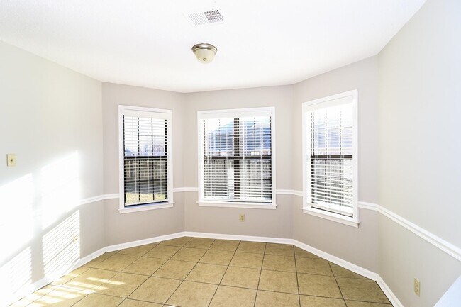 Building Photo - 5921 Pecan Trce