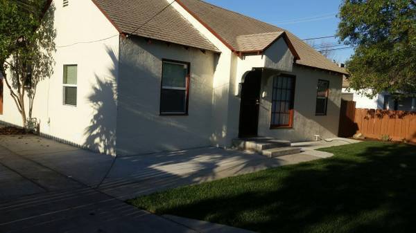 Primary Photo - 4672 E White Ave