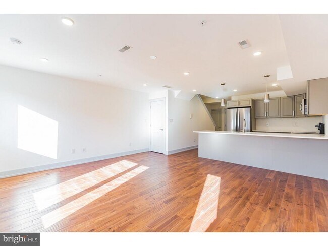 Building Photo - 1511 Brown St