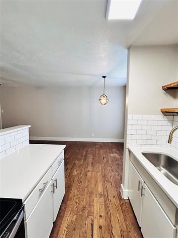 Building Photo - 2211 S Vernon Ave