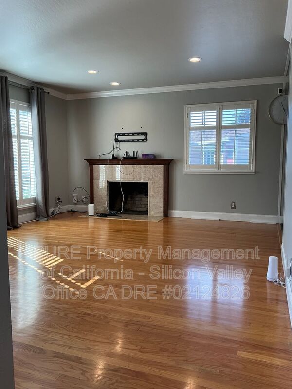 Foto del edificio - 2607 Erskine Ln