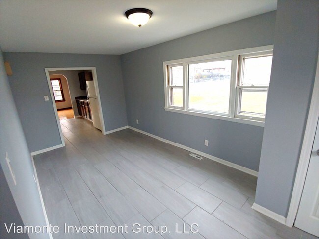 Building Photo - 3 br, 1 bath House - 14027 S. Mackinaw Ave.