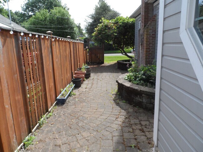 Foto del edificio - 3 Bedroom 2 Bath Home Newberg OR