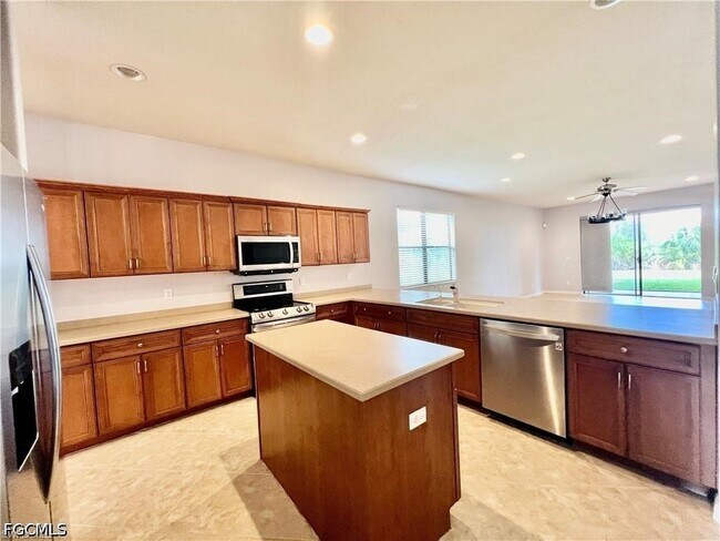 Building Photo - 12074 Country Day Cir