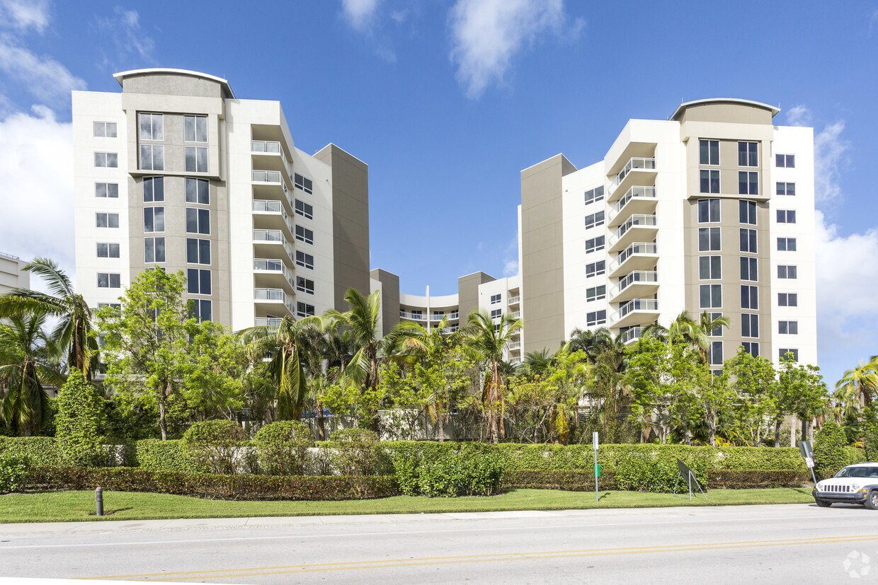 Moraya Bay Apartments Naples, FL