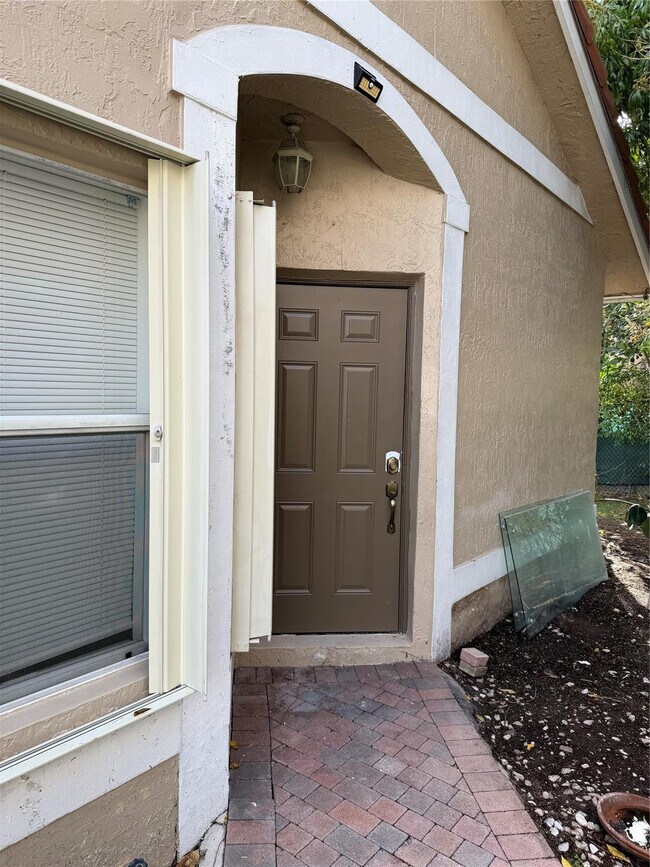 Foto del edificio - 5473 NW 90th Ave