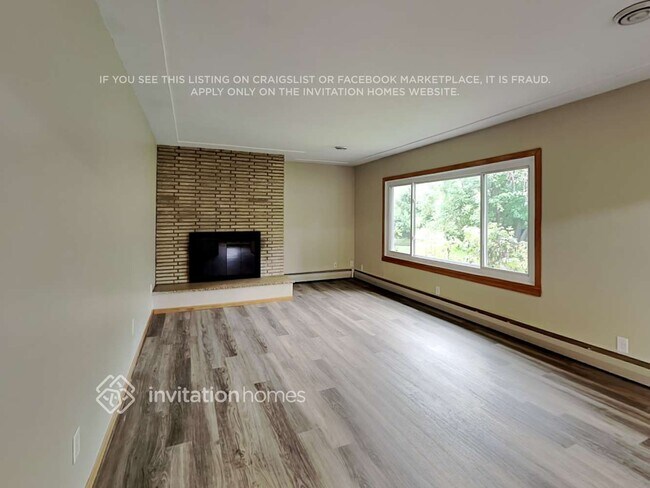 Building Photo - 302 Zinnia Ln N