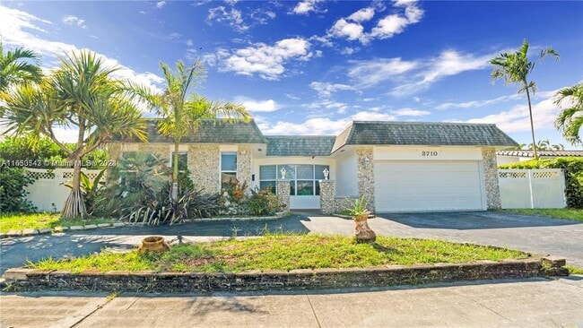 Building Photo - 3710 N 54th Ave