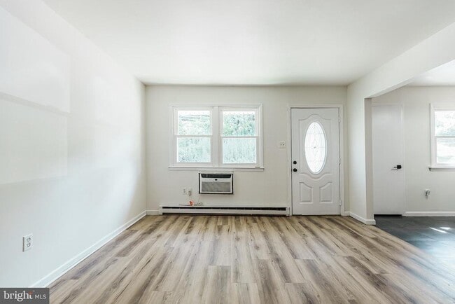 Building Photo - 2539 Jenkintown Rd