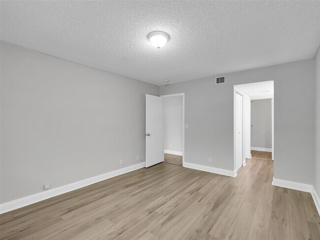 Foto del edificio - 9777 Westview Dr